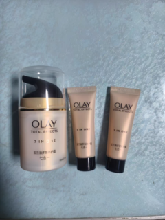 OLAY/玉兰油多效修护霜：肌肤的秘密武器