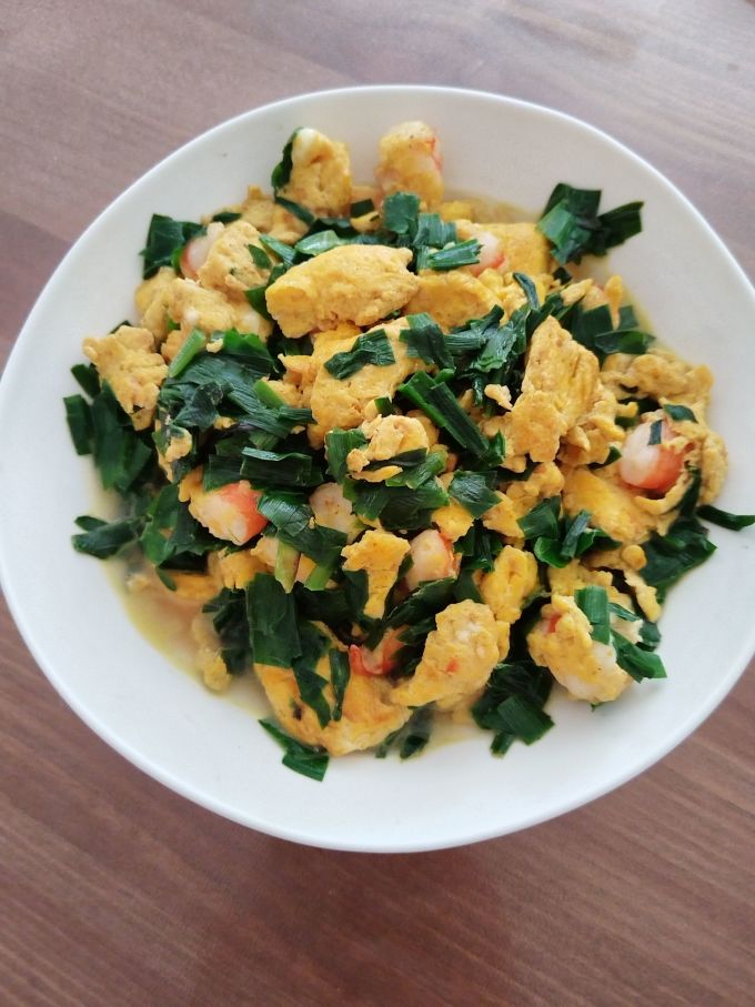 韭菜虾仁炒鸡蛋除了盐不放其他调味品就是大写的好吃适合减脂期吃