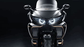 长城汽车发布灵魂SOUO摩托车，搭载全球唯一V8水平对置发动机及8DCT自动换挡系统