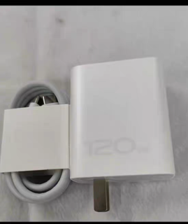 iQOO Neo8：120W闪充+144Hz高刷，速度与激情的碰撞！