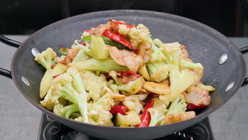 王刚的美食精选 篇一百七十四：厨师长教你：“小炒花菜”的家常做法，干香爽脆，非常美味