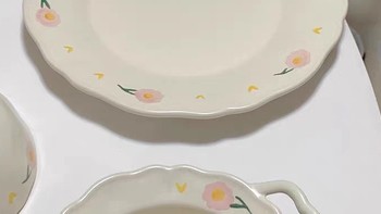 摩登主妇釉下彩碗碟套装：餐桌上的艺术品