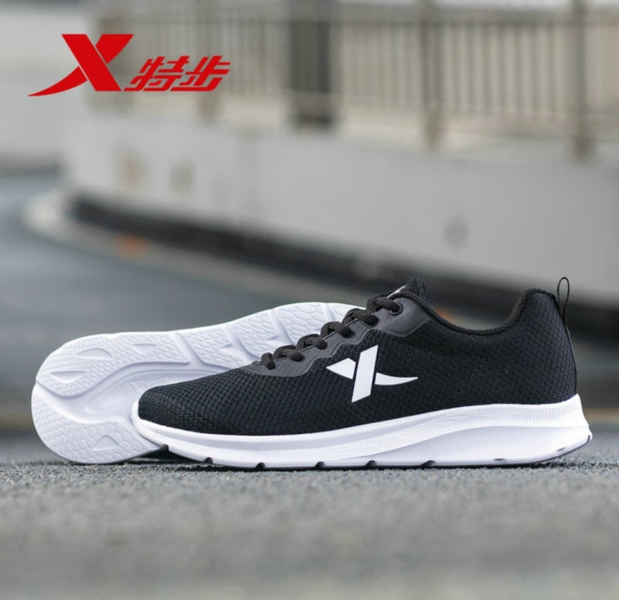 98特步男款跑步鞋:夏日透气新选择,轻便耐磨,尽享舒适跑步体验!99