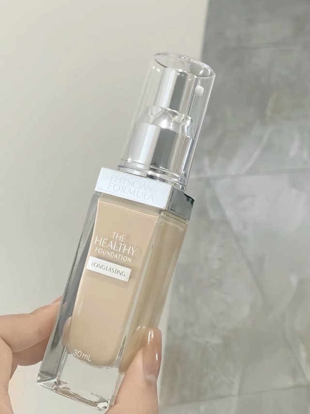 老外吃的真好…这油皮粉底液我用到惊讶了