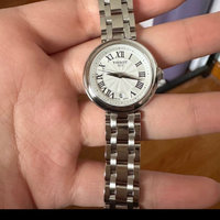 ￼￼天梭这款手表很适合女生戴