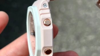 卡西欧小方块手表：实用性和时尚性的完美结合
