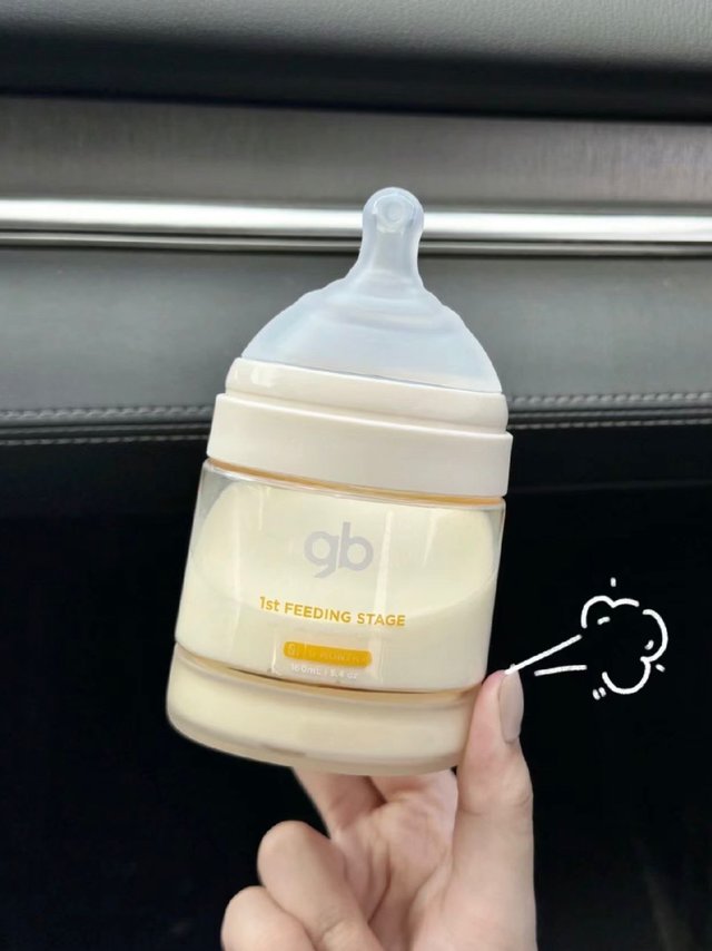 没踩雷啊！宝宝的第一个奶瓶就选它！