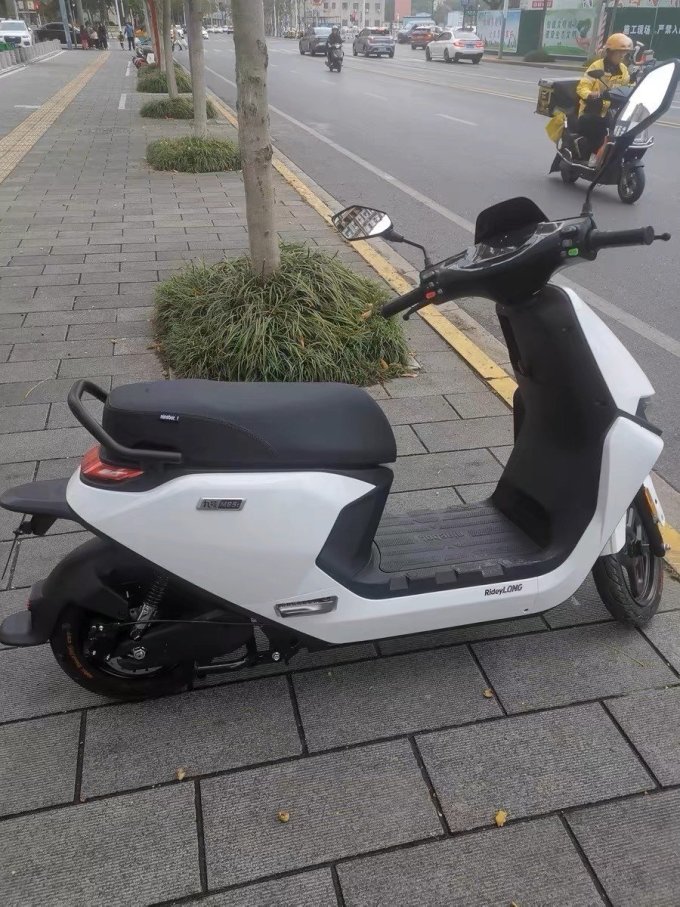 九号m85c电动摩托车都市通勤的绝佳选择