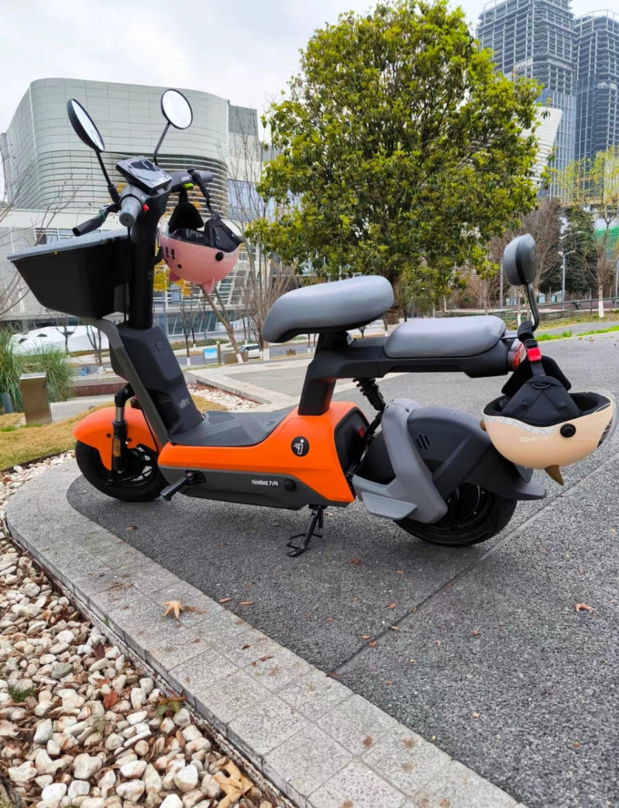 智能与速度并存九号电动车a30c