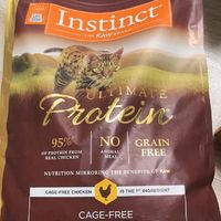 Instinct百利高蛋白猫粮，让猫咪尽享鸡肉美味！🍗🐈