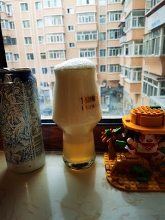 泡沫三指 篇五：SNOWBEER 雪花 黑狮白啤