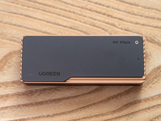 为了颜值和静音买了绿联 USB4 固态硬盘盒