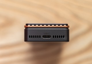 为了颜值和静音买了绿联 USB4 固态硬盘盒