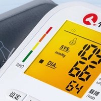家里应常备医用电子血压计，了解自身健康数值，更好应对。