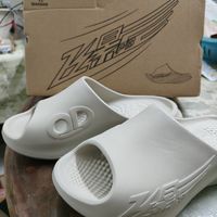 可以跑马拉松的拖鞋，乔丹飞影拖鞋2.0，确实很舒服。