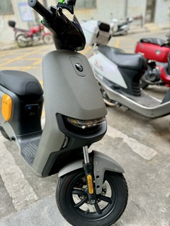 九号F90M电动车——智能科技引领便捷通勤