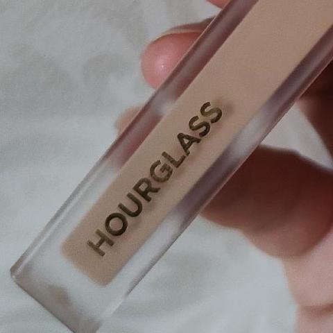 Hourglass遮瑕膏：完美妆容的秘密武器