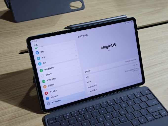 荣耀 earbuds x7 真无线耳机和平板 9 pro实际上手图