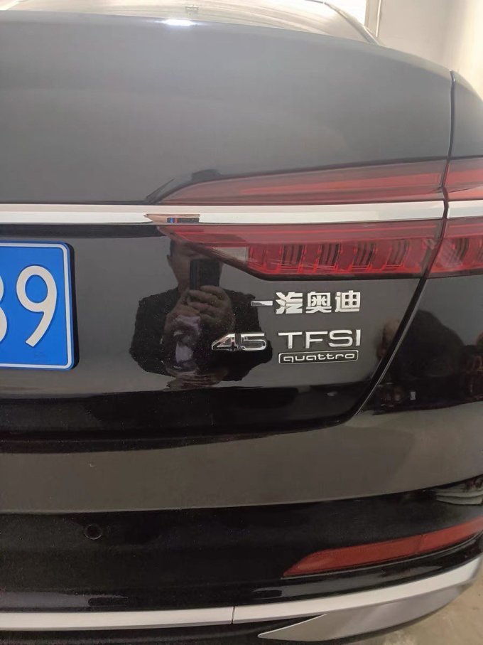 奥迪a6l中网四驱quattro标装饰太酷了!