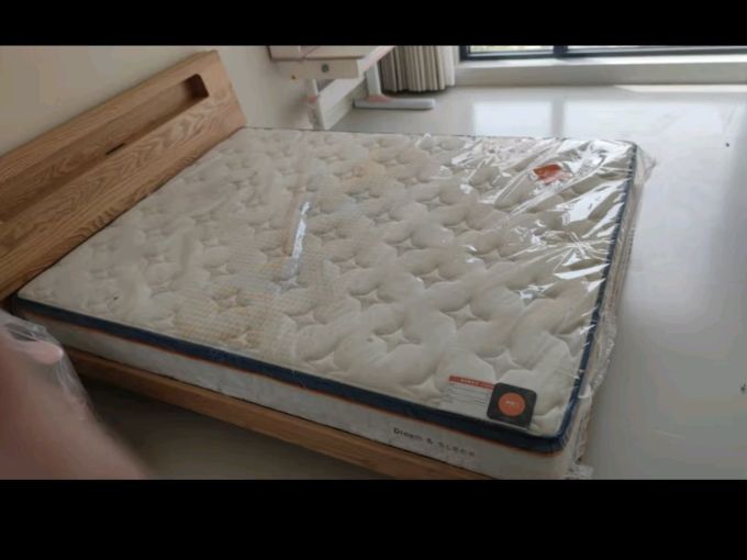 喜临门进口乳胶椰棕床垫抗菌防螨独袋弹簧席梦思床垫梦蝶旗舰版18x2米