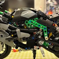 细致的积木艺术，川崎Ninja H2R摩托车的魅力演绎