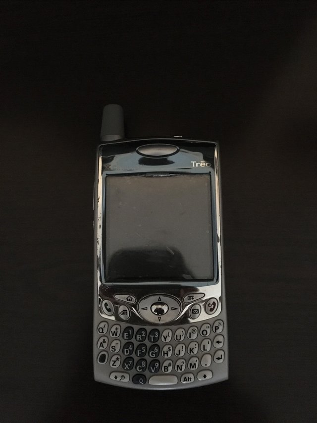 放一个月还有电的手机