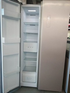 TCL对开门冰箱评测：冷冻室每分钟降温0.301℃