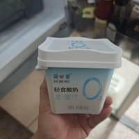 简爱0蔗糖轻食酸奶，不怎么好吃的酸奶