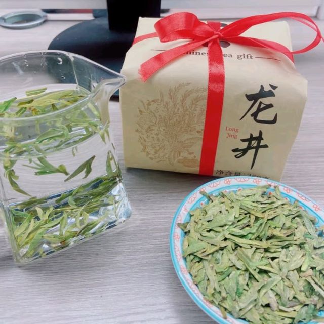 西湖龙井，明前绿茶。