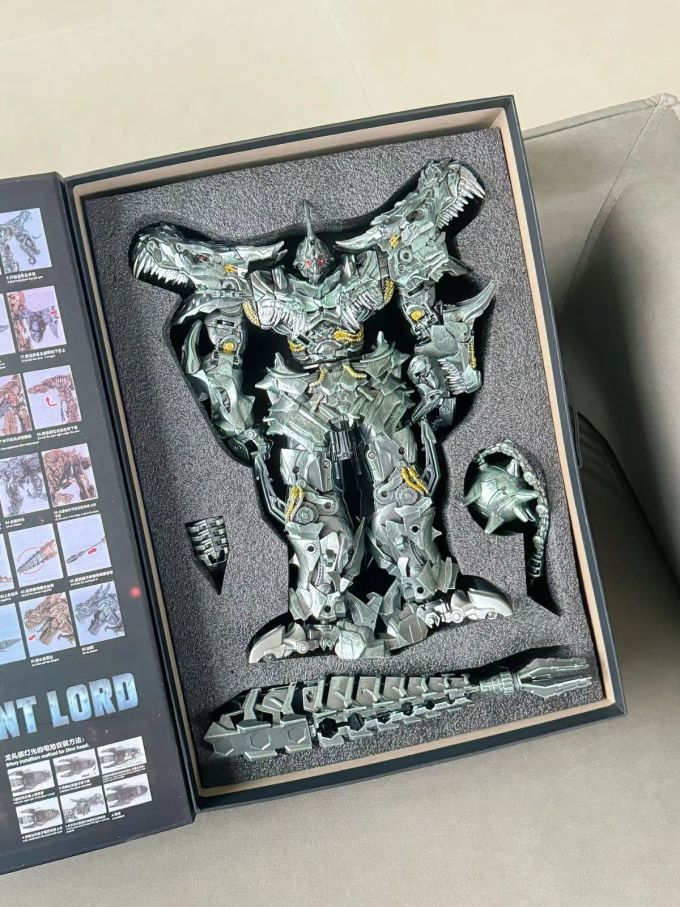 霸王龙机器人酷炫变形点亮童年梦想