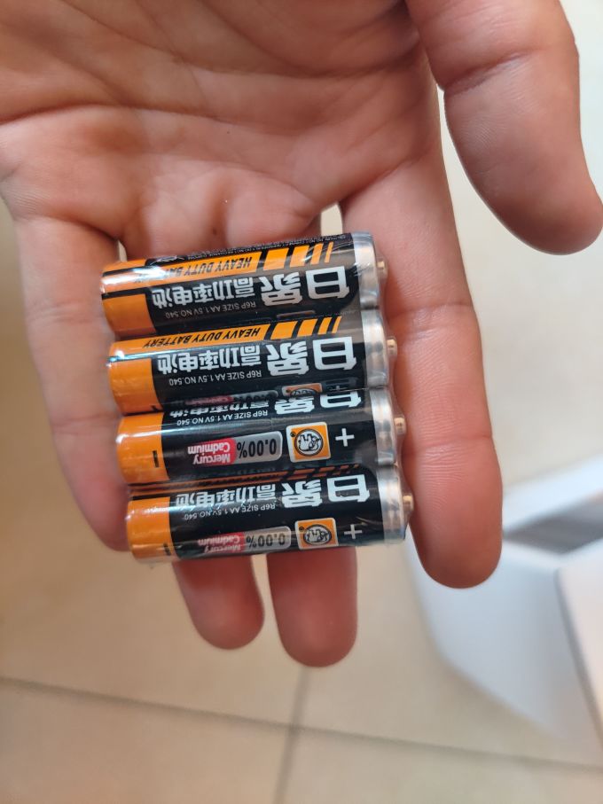 白象的电池没事儿用一用还是非常不错的,就跟方便面一样,便宜又实惠