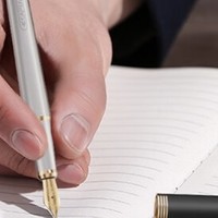 书写艺术：如何优雅地使用和保养你的钢笔？