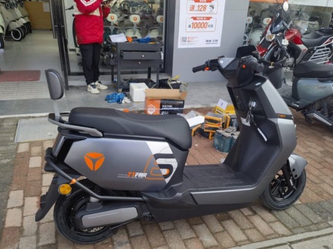 雅迪电动车怎么样 雅迪冠能t60,城市出行新选择!_什么值得买