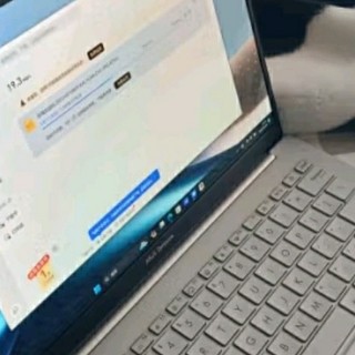 华硕灵耀AI笔记本电脑