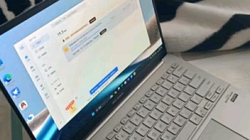 华硕灵耀AI笔记本电脑