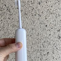 这款电动牙刷的替换刷头才9块9。