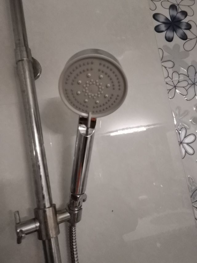 增压效果不错的一款便宜些的花洒