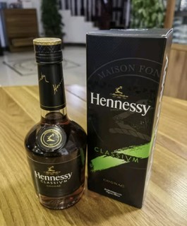 轩尼诗（Hennessy） 新点 干邑白兰地 法国进口洋酒 350ml 礼盒装