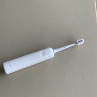 充电反人类的电动牙刷，哪个小孩儿设计的？
