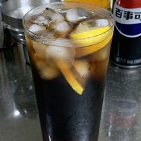 夏日调酒：自由古巴威士忌