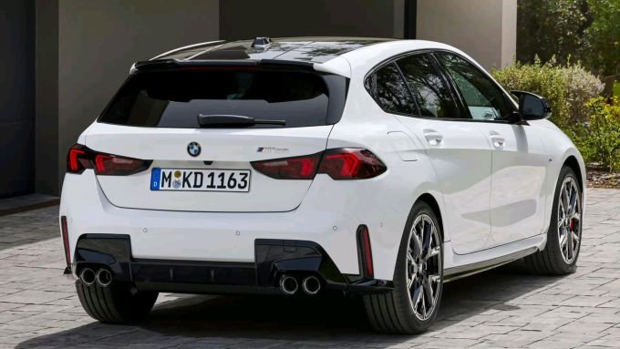 宝马轿车怎么样 全新宝马1系发布,一点没有宝马的味道_什么值得买