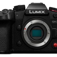 松下正式发布全新的M43画幅微单LUMIX GH7，这是LUMIX G系列中的一款旗舰级微单相机。