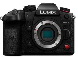 松下正式发布全新的M43画幅微单LUMIX GH7，这是LUMIX G系列中的一款旗舰级微单相机。