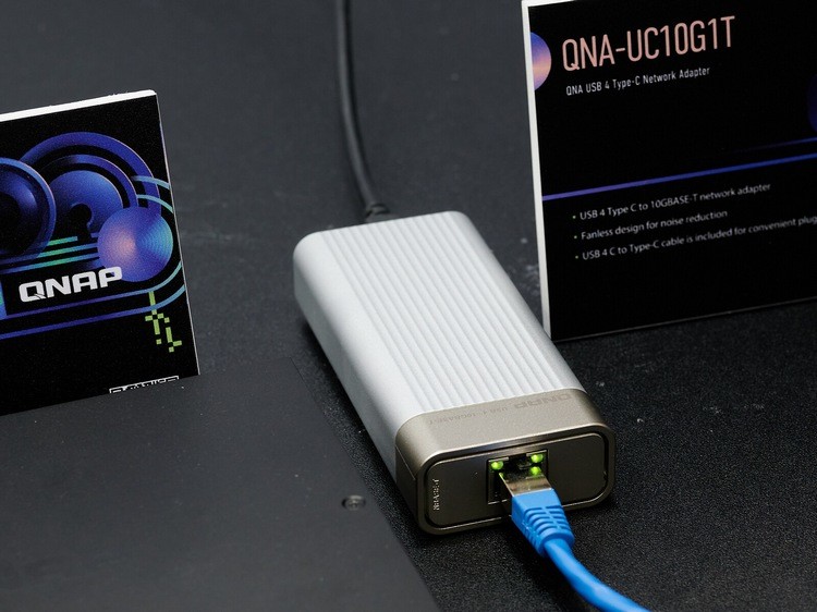 电脑展丨QNAP威联通展出 QNA-UC10G1T 笔记本万兆网卡，还提供光口版