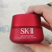 SK-II大红瓶面霜：一瓶多效，肌肤新宠