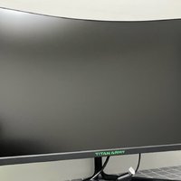 ￼￼泰坦军团 31.5英寸 4K超高清  曲面显示器 R1500创新曲率 商用办公 低蓝光不闪屏 可壁挂 电脑显示屏￼￼