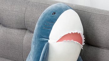 MINISO名创优品鲨鱼玩偶：性价比之选，品质与颜值并存