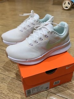 Nike耐克RUN SWIFT 3女子公路跑步鞋：轻盈透气，畅跑无界