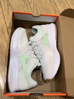 Nike耐克RUN SWIFT 3女子公路跑步鞋：轻盈透气，畅跑无界