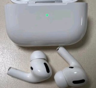 Apple/苹果 AirPods Pro (第二代) 搭配MagSafe充电盒 (USB-C) 苹果耳机 蓝牙耳机 适用iPhone/iPad/Mac